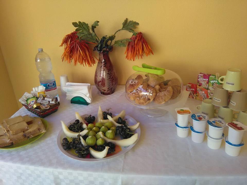 La Casa Gialla Trabia Luaran gambar